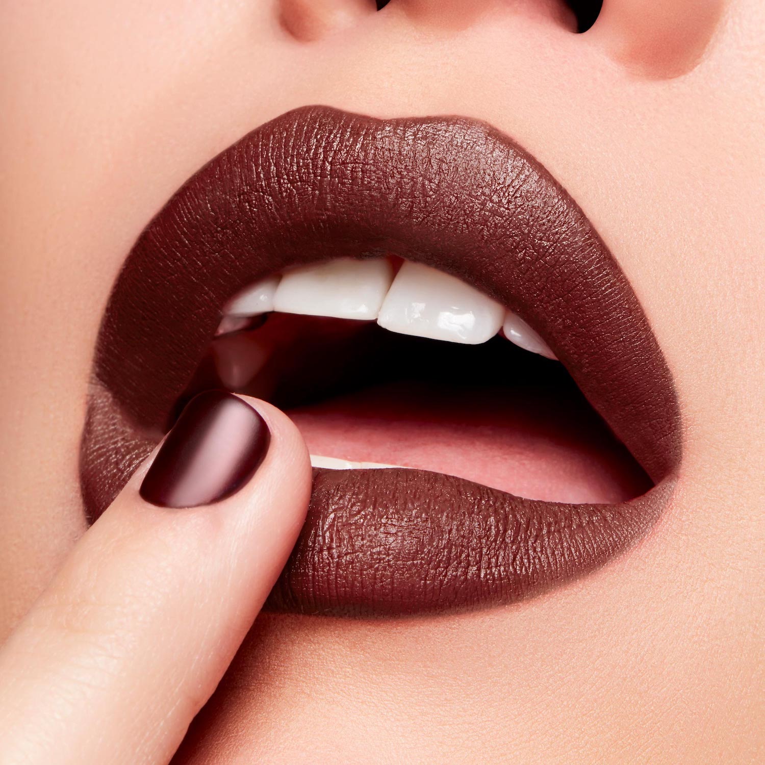 POWDER KISS VELVET BLUR SLIM STICK (BARRA PARA LABIOS)